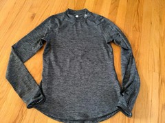 Under Armour Women’s Small Cowl Base Layer Gray Shirt B15