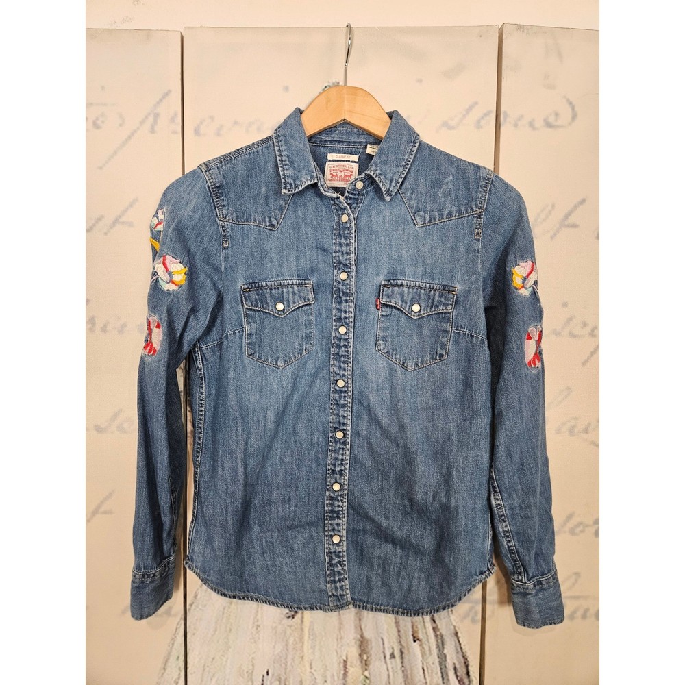 Levi’s Western Denim Shirt XS Blue Floral Embroidered Pearl Snap Classic Fit
