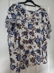 Maurices Womens Blue White Floral Double Flutter Short Sleeve Top Size 4x Boho