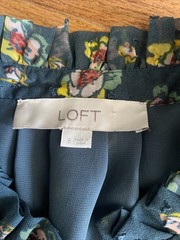 Women’s ANN TAYLOR LOFT Green Floral Top Size Small
