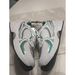 Avia NWT Women’s 5000 Performance Sneakers Size 9.5 M Green White Leather Mesh