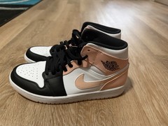 Jordan Air Jordan 1 Mid GS Pink/Black/White Leather Sneakers US 9.5Y