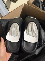YZY YS-01 (Yeezy Slide) Mens New In Dust Bag SIZE 10