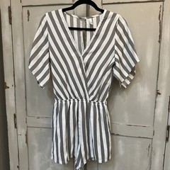 Glam Romper Gray & White Stripe Lined V Neck Short Sleeve Romper Sz S PolyRayon
