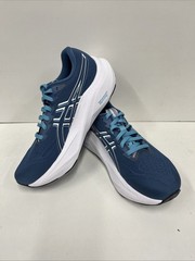 ASICS GT-2000 14 Women’s Running Shoes Size 7 USED — CLEANED no box