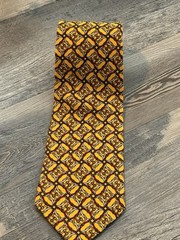 Brooks Brothers Men’s Yellow/Red/Gray/Beige Woven Silk Geometric Pointed Tie