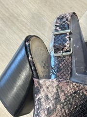 *RARE* Vince Camuto “MAUVE” Multi Tricolor Snakeskin Booties Size 8.5M NWB