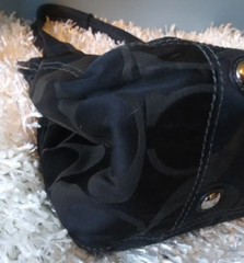 Coach Garnet Signature C Canvas Gathered Black Magic Bag Tote/Shoulder Bag