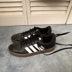 adidas Men’s Low Top Lace-Up Sneakers Black/White with Gum Sole