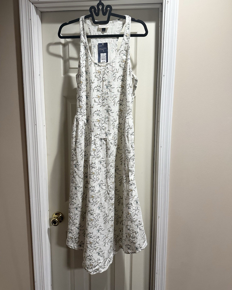 Universal Threads Racerback Dress With Pockets. Small. NWT.