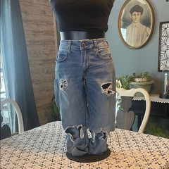 American Eagle Outfitters Light Blue Distressed Boyfriend Jeans