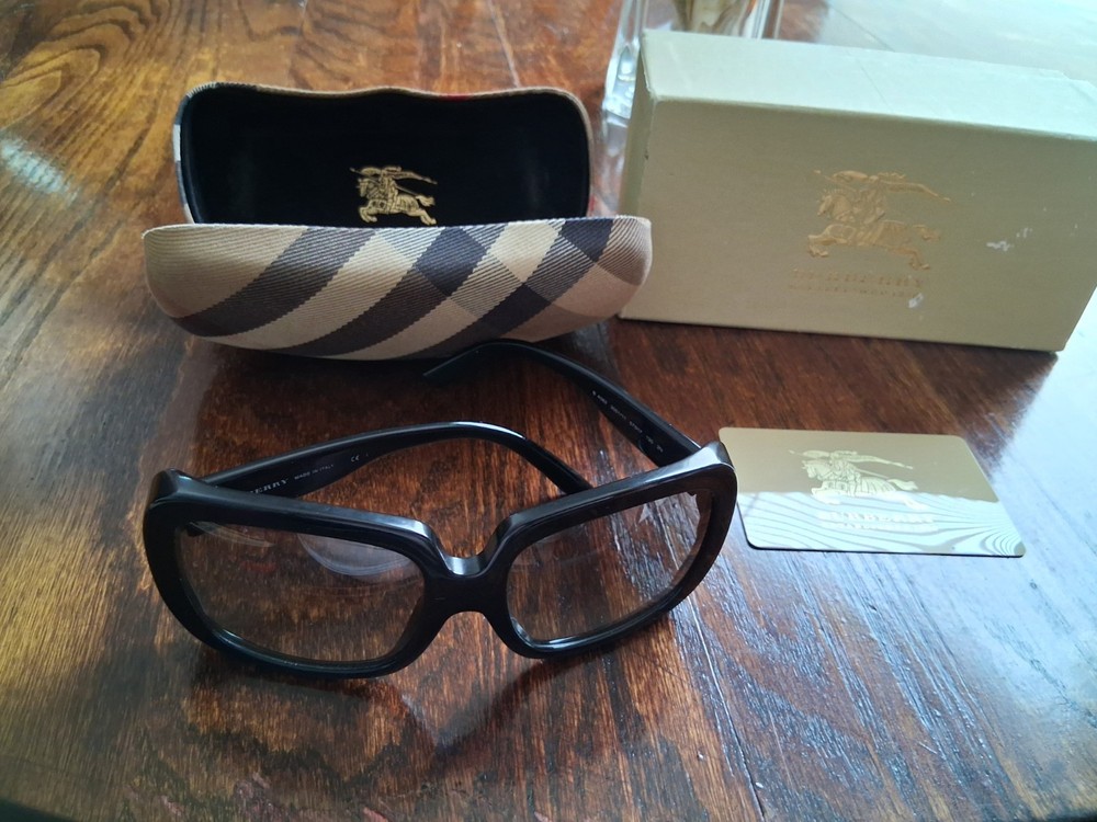 Rare Discontinued Burberry Black Sunglasses B4062 Original Box Case and Card