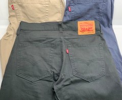 LEVI STRAUSS 514 STRAIGHT STRETCH Reg. Fit through thigh Sits below waist – NEW