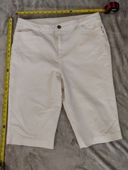 Christopher & Banks Women’s White Denim Bermuda Shorts Size 16