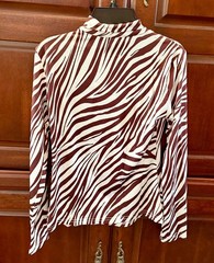 SHEIN WOMEN;S SIZE S ANIMAL PRINT LONG SLEEVE TOP BRAND NEW IN BAG