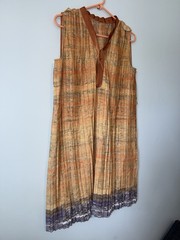 Elie Tahari Tan/Blue Striped V-Neck Zip Shift Knee Dress Sleeveless M
