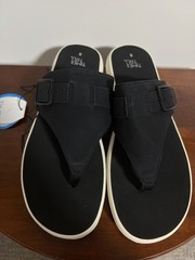 Time and Tru Women Black Thong Slide Sandals Buckle Detail Size 8 WMCM25FR021