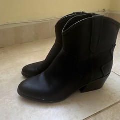 Women’s Black Ankle Booties – Zip Closure Zipper Accents Round Toe