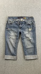 2000’s Mudd Low Rise Light Wash Distressed Denim Capris Size 3