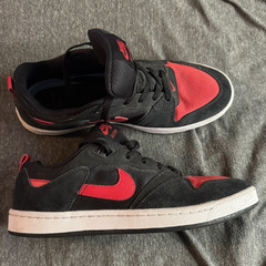 Nike SB Alleyoop Men’s Black/Red Colorblock Mesh Low Top Lace-Up Sneakers