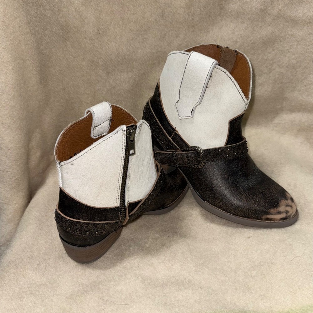 Sterling River Western Two Toned Cowhide Harness Ankle Boots size 8.5