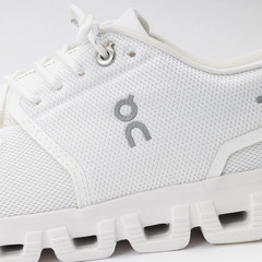 On Cloud 6 Sneakers White/White Women’s Running Shoes Size 6-9.5
