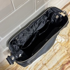 DENTS Beauley – Wash Bag – Pebble Grain Leather Black