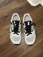 ON Cloudstratus Womens Size 9 White Black Green