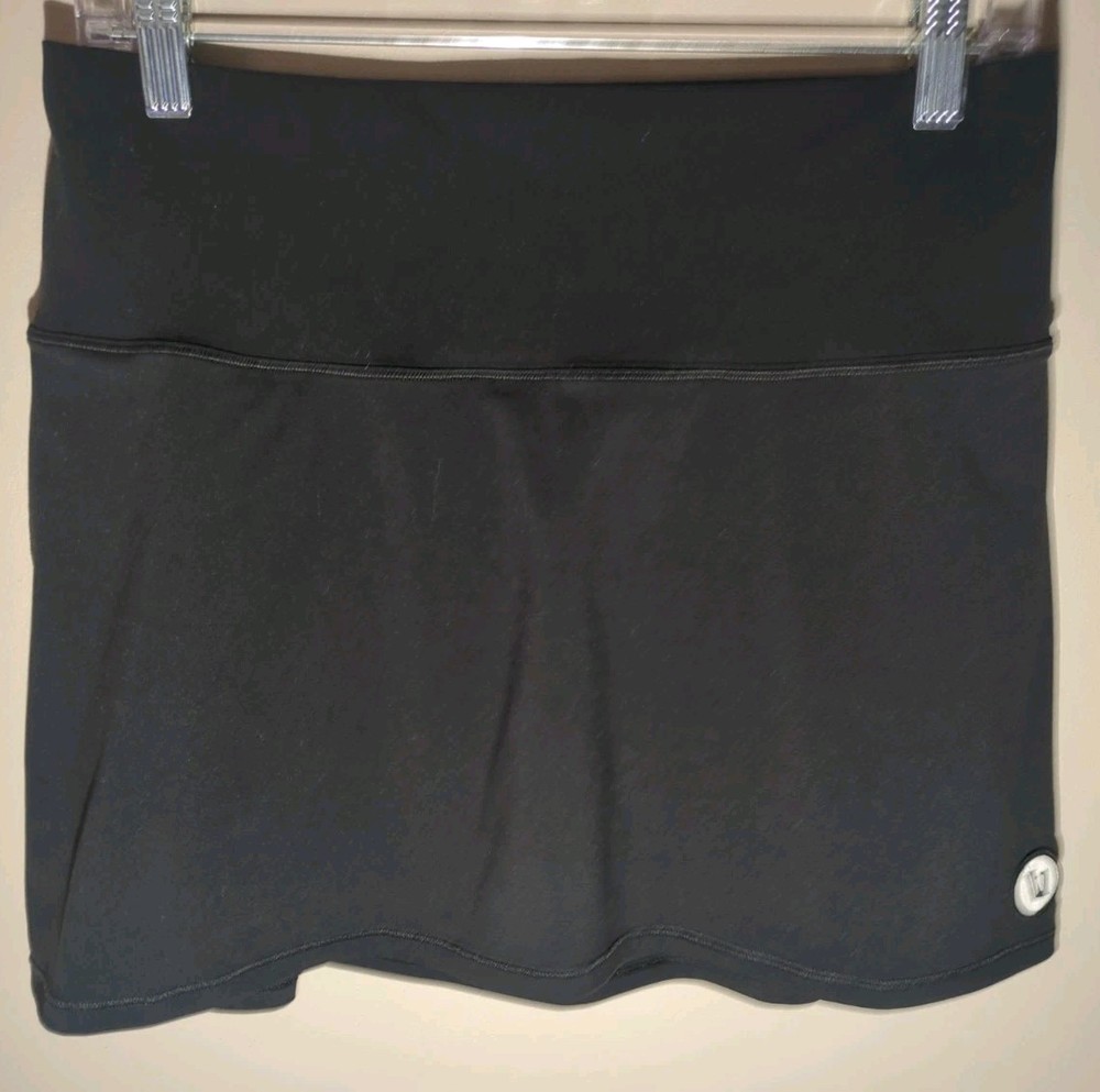 Vuori Volley Black Active Skirt M Built in Shorts Tennis Pickleball Athleisure