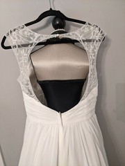 DAVID’S BRIDAL Size 14 A-Line Ivory Full-Length Classic Chiffron Wedding Dress