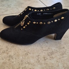 California Magdesians Suede Leather 80’s Studded, front zip up, Ankle Booties
