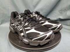 ASICS Gel-Cumulus 16 Sneakers Black/Pure Silver Boys Size 6.5 NEW NO BOX!