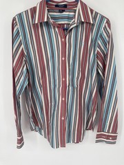 Chaps Classics Button Down Shirt, Women’s Large Preowned in excellent condition.