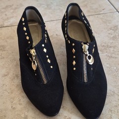 California Magdesians Suede Leather 80’s Studded, front zip up, Ankle Booties