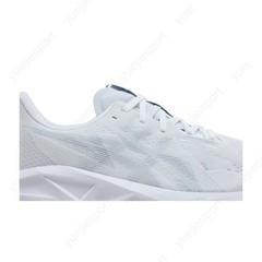 ASICS Novablast 5 White Piedmont Grey 1011B974-100