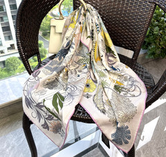70% Cashmere 30% Silk Neckerchief garden Print Wrap Scarf Shape Bandana 35”