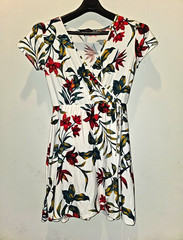 Derek Heart Floral Wrap Mini Dress L White V-Neck Cap Sleeve Stretch Jersey