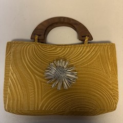 Rucci Gold Swirl Top Handle Bag w/ Brown Wood Handle, Magnetic Closure