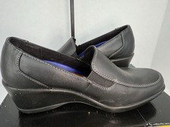 Dr. Scholl’s Women’s Black Leather Slip-On Wedge Heels Round Toe Cushioned 8