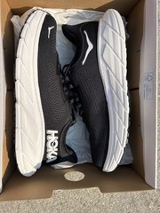 Size 8 – Hoka One One HOKA Arahi 7 Black White W