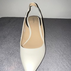 Merona Women’s Ivory Slingback Pointed Toe Kitten Heel Pumps Size 10