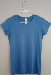Lululemon Swiftly Tech Short Sleeve 2.0 Blue Size 6 Seamless Training Shirt EUC