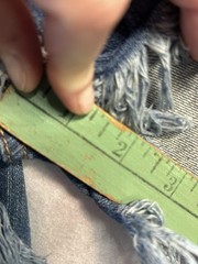 GB Women’s Blue Medium Wash Denim Cut Off Fringe Hem Zipper Pockets Size 5