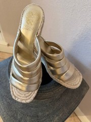 Vince Camuto Women’s Gold/Beige Cocktail Casual 8W very nice!