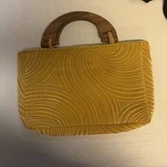 Rucci Gold Swirl Top Handle Bag w/ Brown Wood Handle, Magnetic Closure