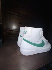 Nike Blazer Mid ‘77 Vintage White Malachite Green Women’s Size 8 CZ1055-119