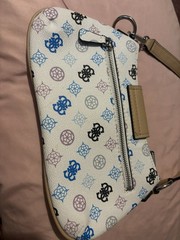 GUESS Logo Print Studded Crossbody Bag White/Beige Zip/Magnetic, Pockets