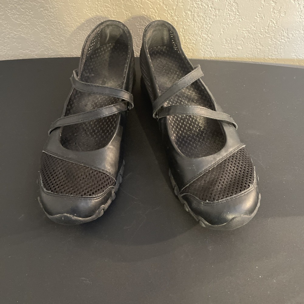 SKETCHERS Black Leather & Mesh Mary Jane Criss-Cross Straps ~ Size 8.5