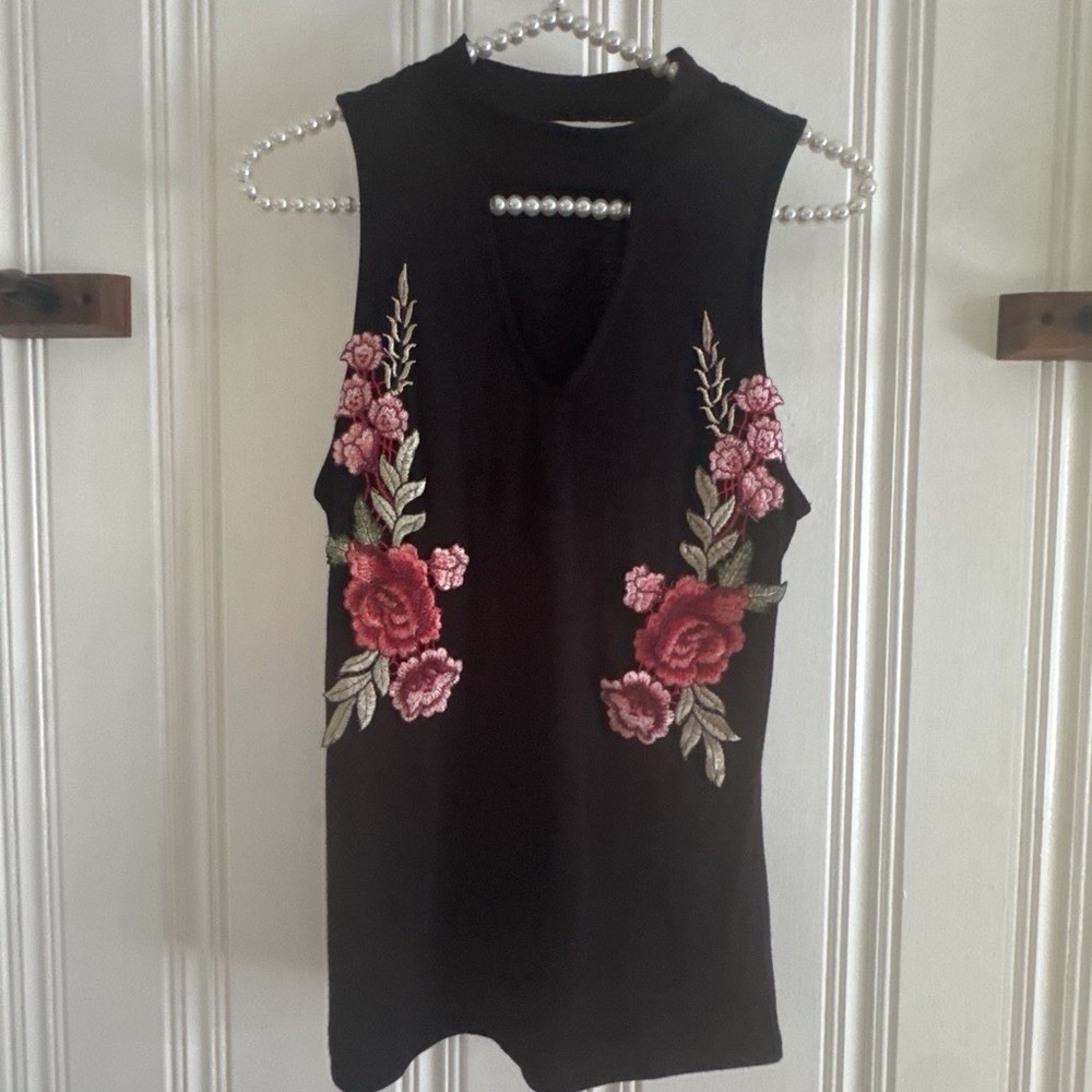 Vintage Havana Black Floral Embroidered V-Neck Keyhole Tank Top Women’s M
