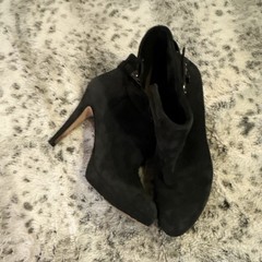 Vince Camuto Evalina Women’s Black Leather Ankle Bootie Zip Round Toe 8.5